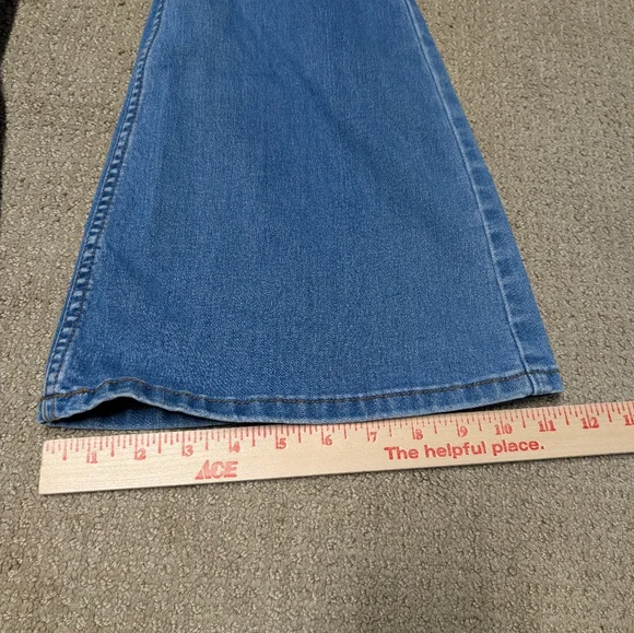 We The Free Mid Rise Bell Bottom Super Flare Jeans Womens 30 Pull On Boho Denim - Picture 2 of 10